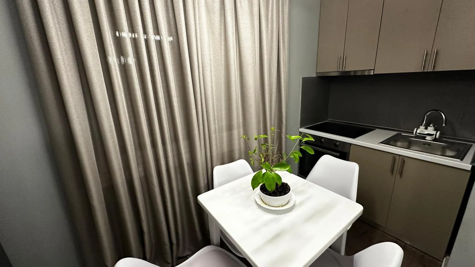 Delux City Inn Tirana Apartmán